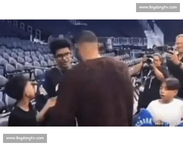 威少拒签湖人球衣？真相藏在签名腕带里